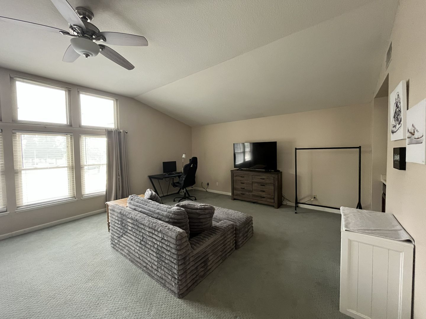 434 Taggert Ct - Roseville - California - 5 bed, 3 bath rental property