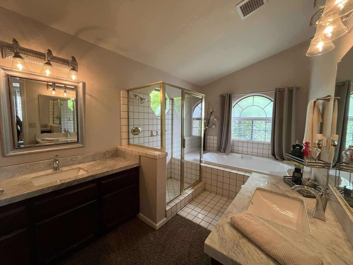434 Taggert Ct - Roseville - California - 5 bed, 3 bath rental property