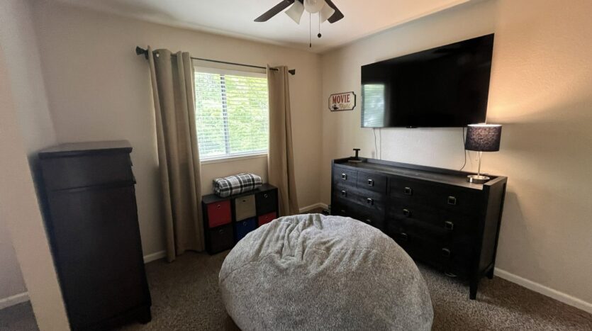 434 Taggert Ct - Roseville - California - 5 bed, 3 bath rental property