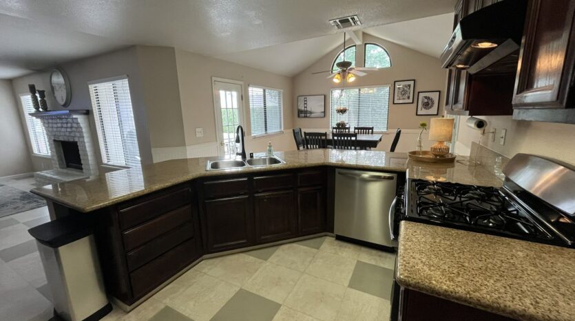 434 Taggert Ct - Roseville - California - 5 bed, 3 bath rental property