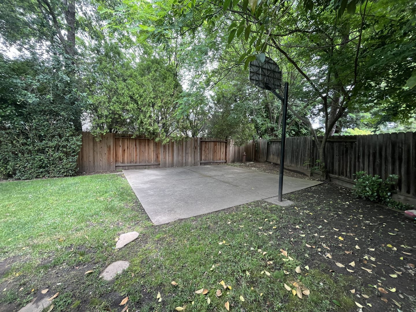 434 Taggert Ct - Roseville - California - 5 bed, 3 bath rental property
