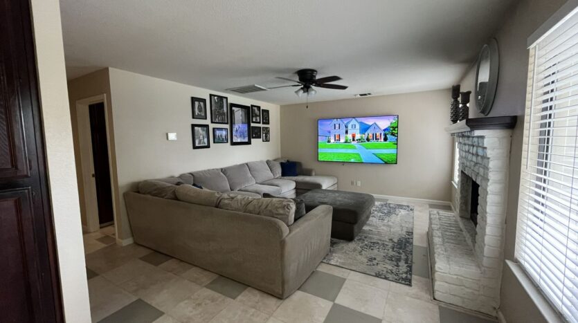 434 Taggert Ct - Roseville - California - 5 bed, 3 bath rental property
