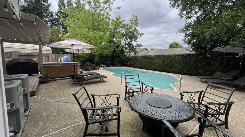 434 Taggert Ct - Roseville - California - 5 bed, 3 bath rental property