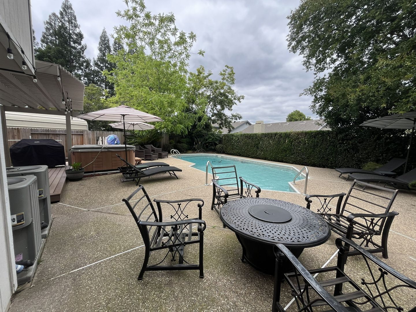 434 Taggert Ct - Roseville - California - 5 bed, 3 bath rental property