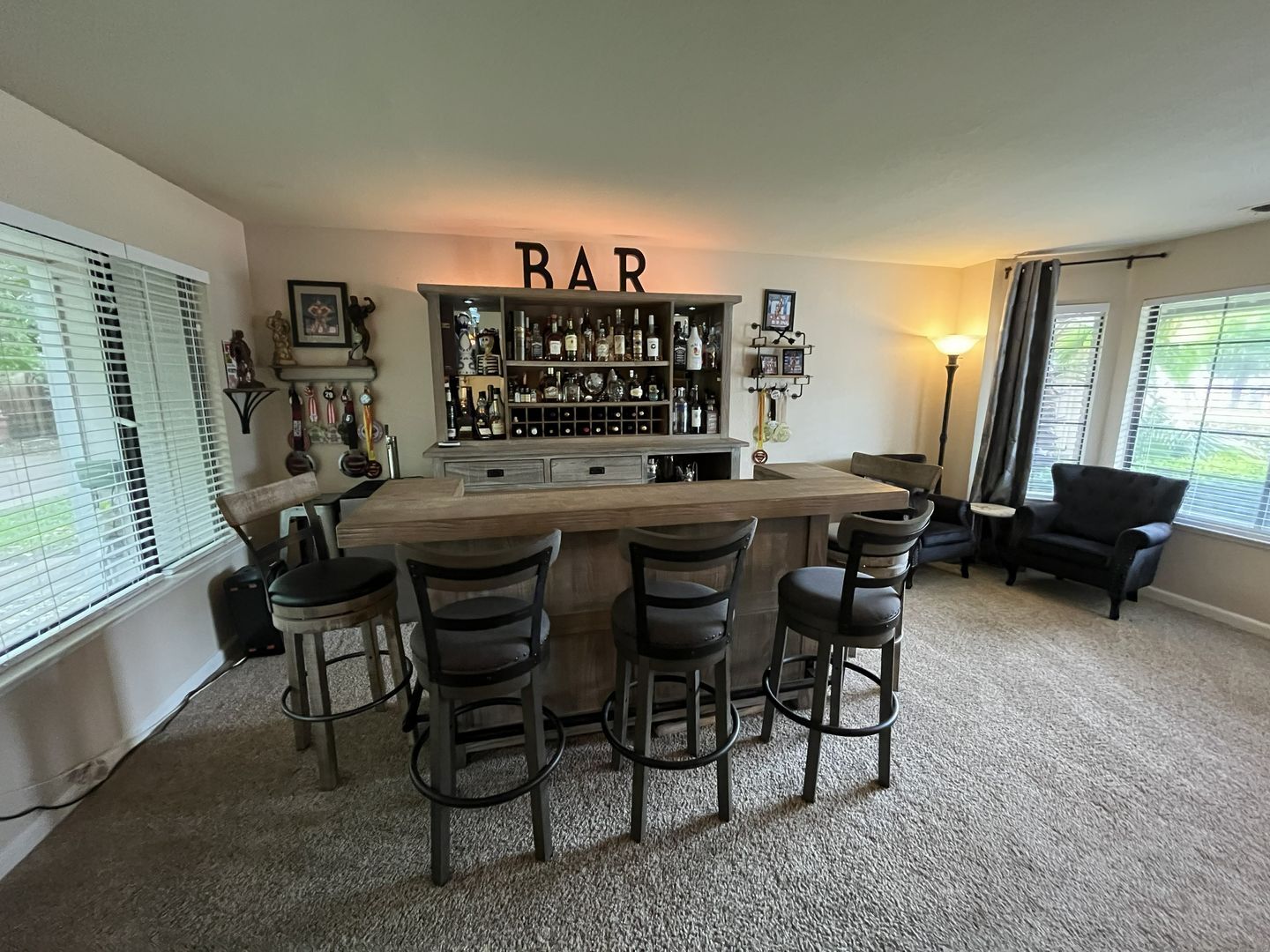 434 Taggert Ct - Roseville - California - 5 bed, 3 bath rental property
