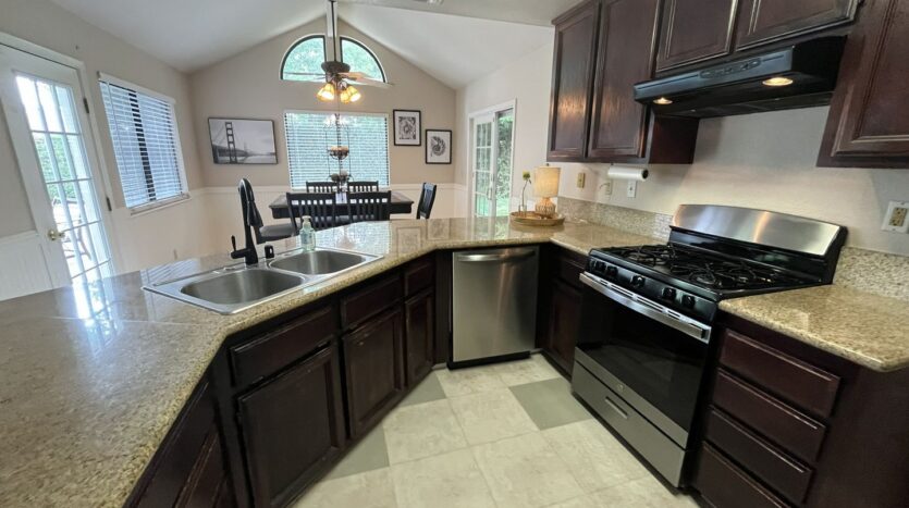 434 Taggert Ct - Roseville - California - 5 bed, 3 bath rental property