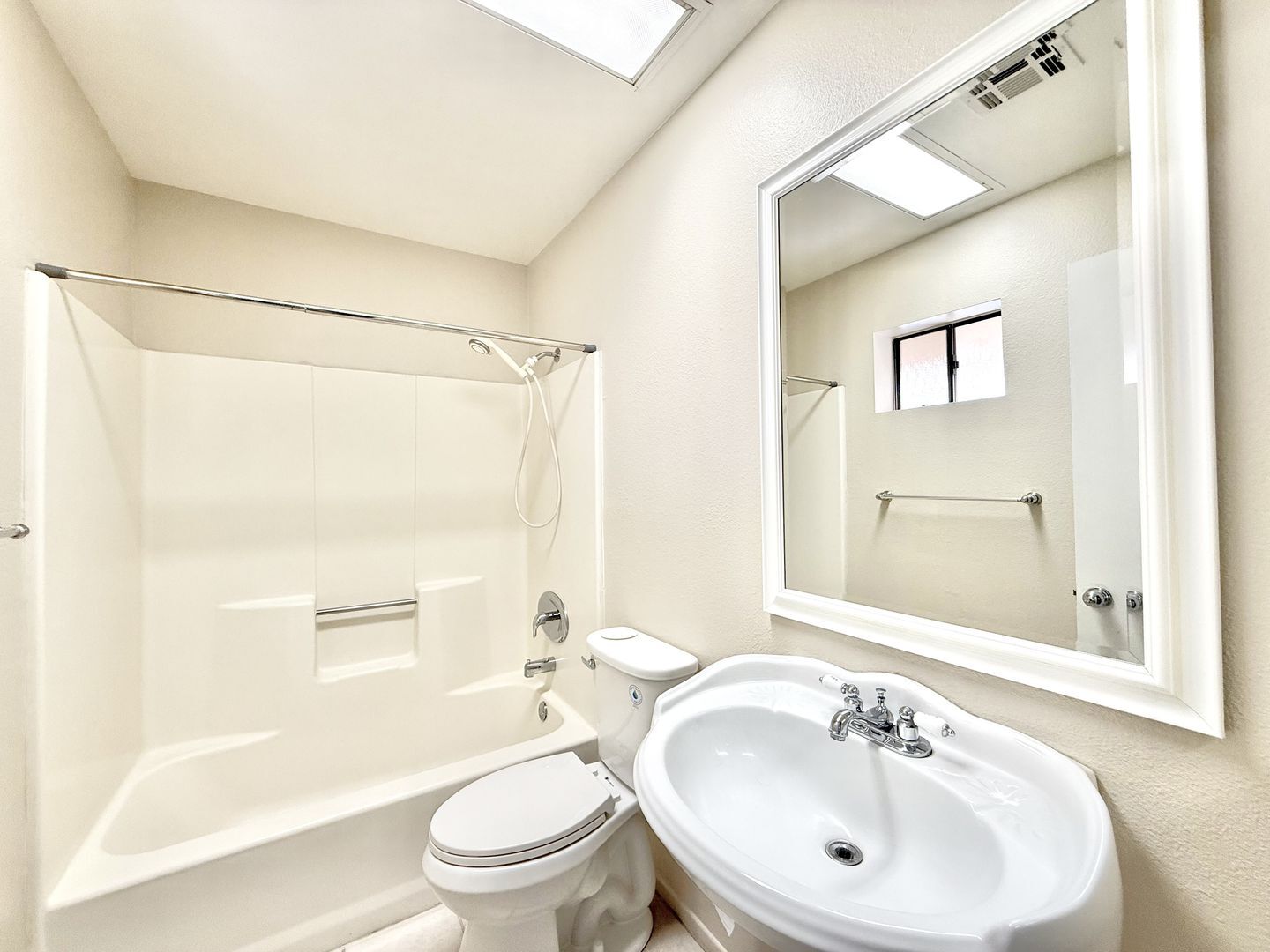 44620 San Rafael Avenue - Unit 01 - Palm Desert - California - 1 bed, 1 bath rental property