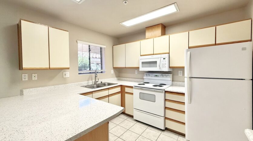44620 San Rafael Avenue - Unit 01 - Palm Desert - California - 1 bed, 1 bath rental property