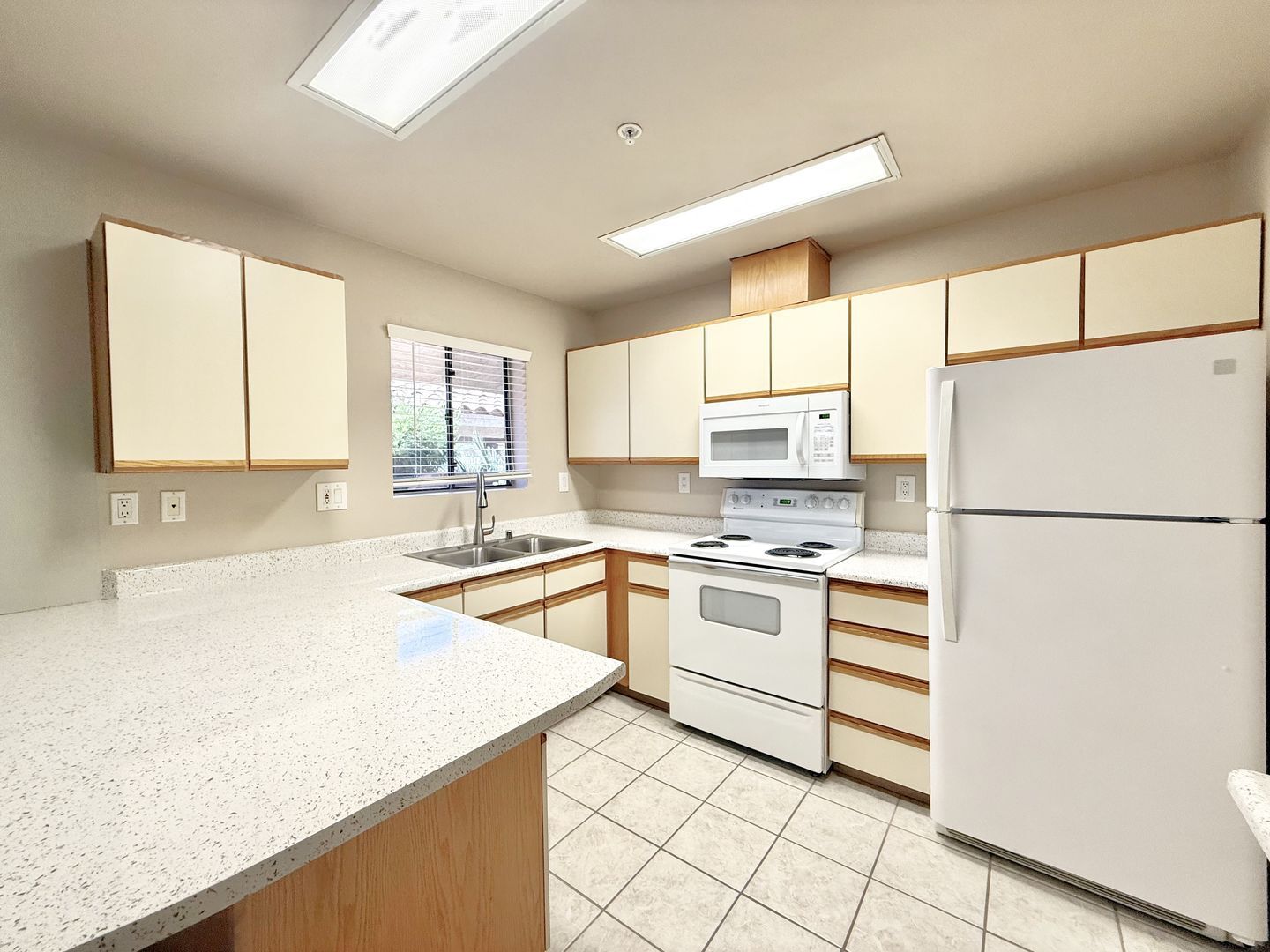 44620 San Rafael Avenue - Unit 01 - Palm Desert - California - 1 bed, 1 bath rental property