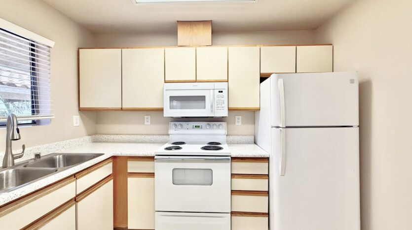44620 San Rafael Avenue - Unit 01 - Palm Desert - California - 1 bed, 1 bath rental property