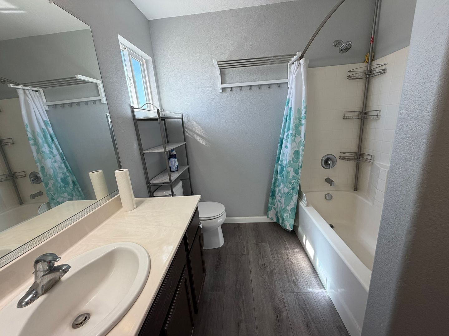 5418 Halas Ct  - Elk Grove - California - 4 bed, 3 bath rental property