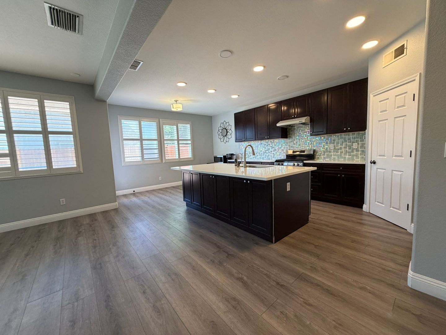 5418 Halas Ct  - Elk Grove - California - 4 bed, 3 bath rental property