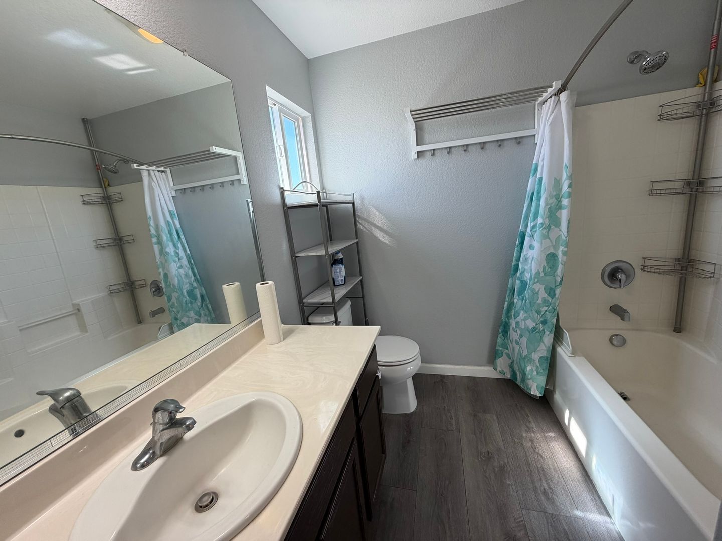 5418 Halas Ct  - Elk Grove - California - 4 bed, 3 bath rental property