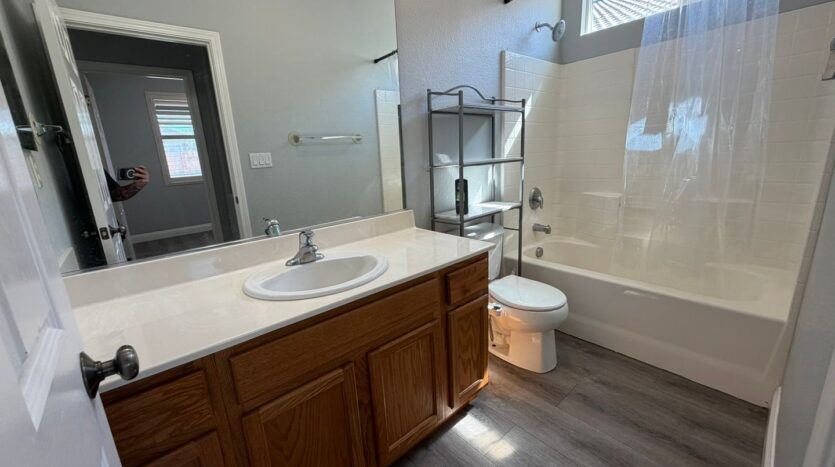 5418 Halas Ct  - Elk Grove - California - 4 bed, 3 bath rental property
