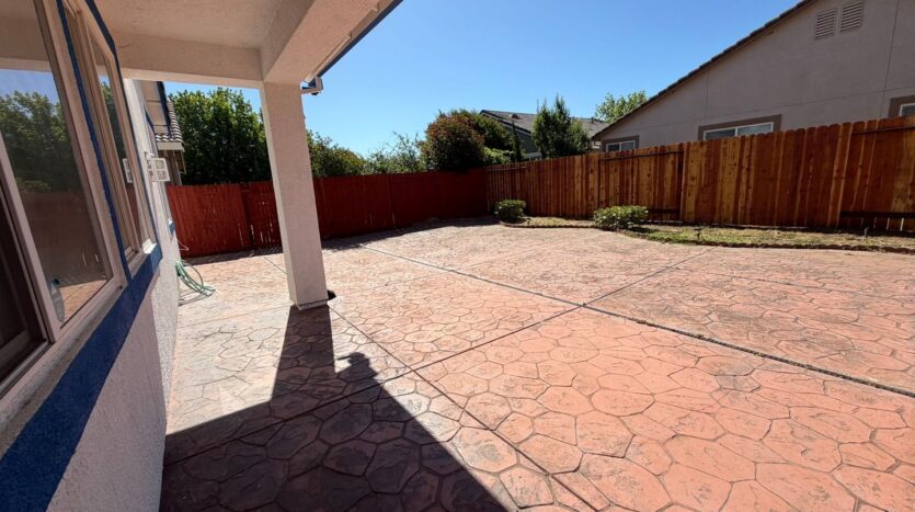 5418 Halas Ct  - Elk Grove - California - 4 bed, 3 bath rental property