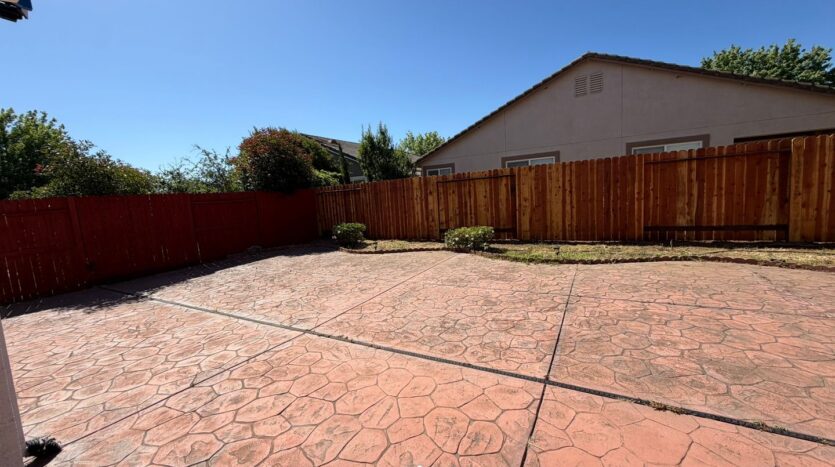 5418 Halas Ct  - Elk Grove - California - 4 bed, 3 bath rental property