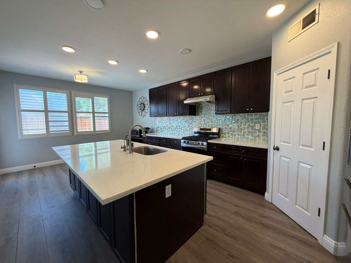5418 Halas Ct  - Elk Grove - California - 4 bed, 3 bath rental property