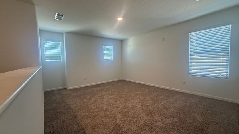 5531 W Flint Way - Fresno - California - 5 bed, 3.5 bath rental property