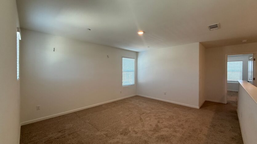 5531 W Flint Way - Fresno - California - 5 bed, 3.5 bath rental property
