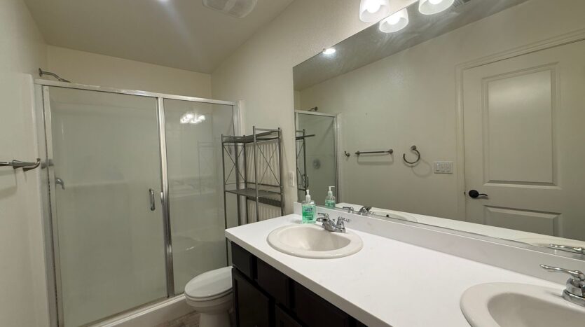 5531 W Flint Way - Fresno - California - 5 bed, 3.5 bath rental property