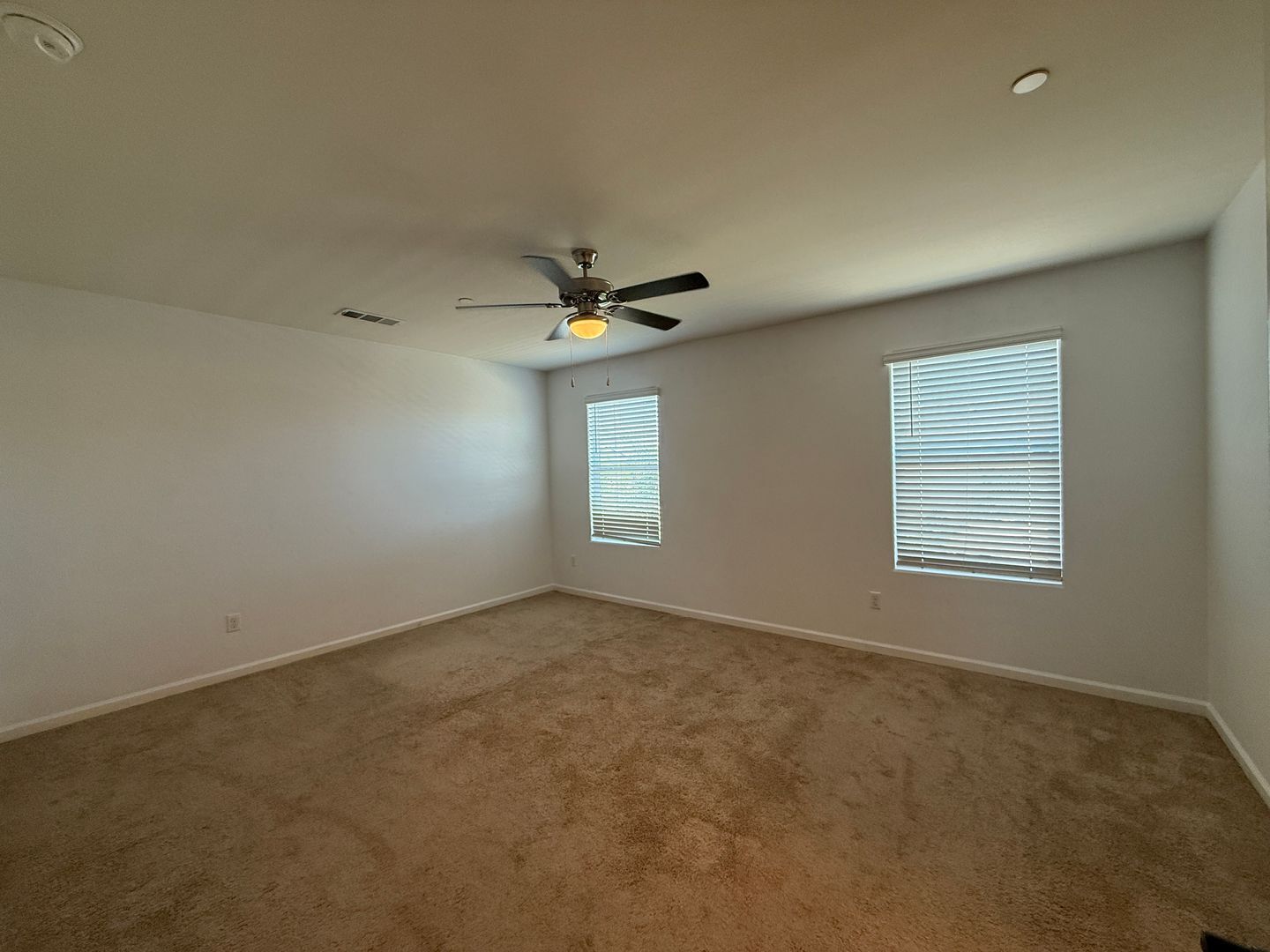 5531 W Flint Way - Fresno - California - 5 bed, 3.5 bath rental property