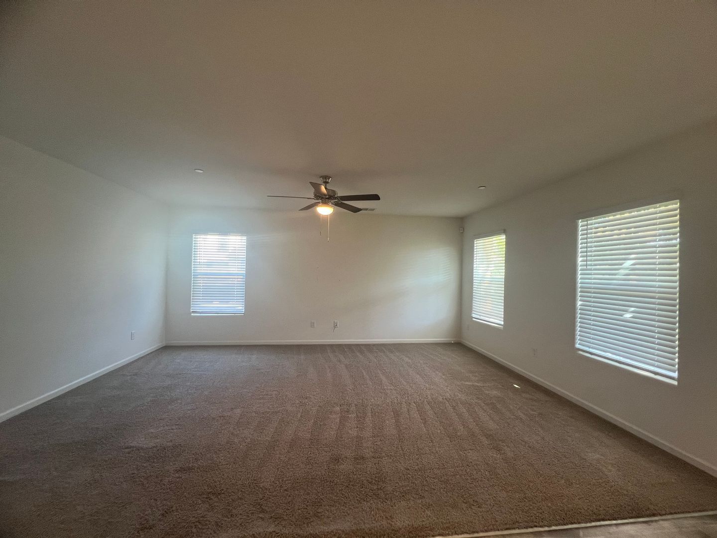 5531 W Flint Way - Fresno - California - 5 bed, 3.5 bath rental property