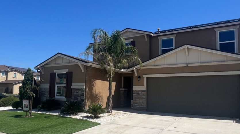 5531 W Flint Way - Fresno - California - 5 bed, 3.5 bath rental property