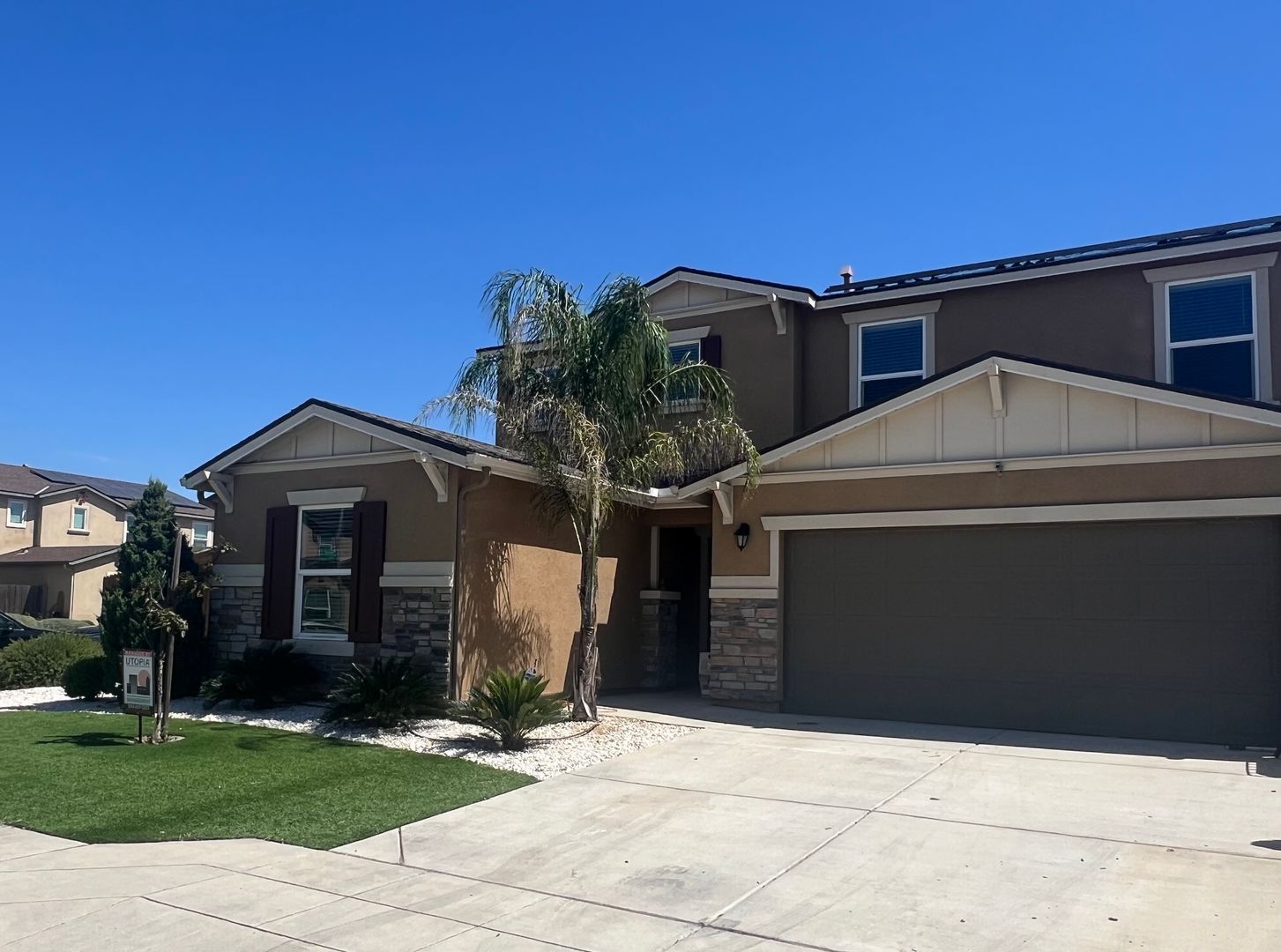 5531 W Flint Way - Fresno - California - 5 bed, 3.5 bath rental property