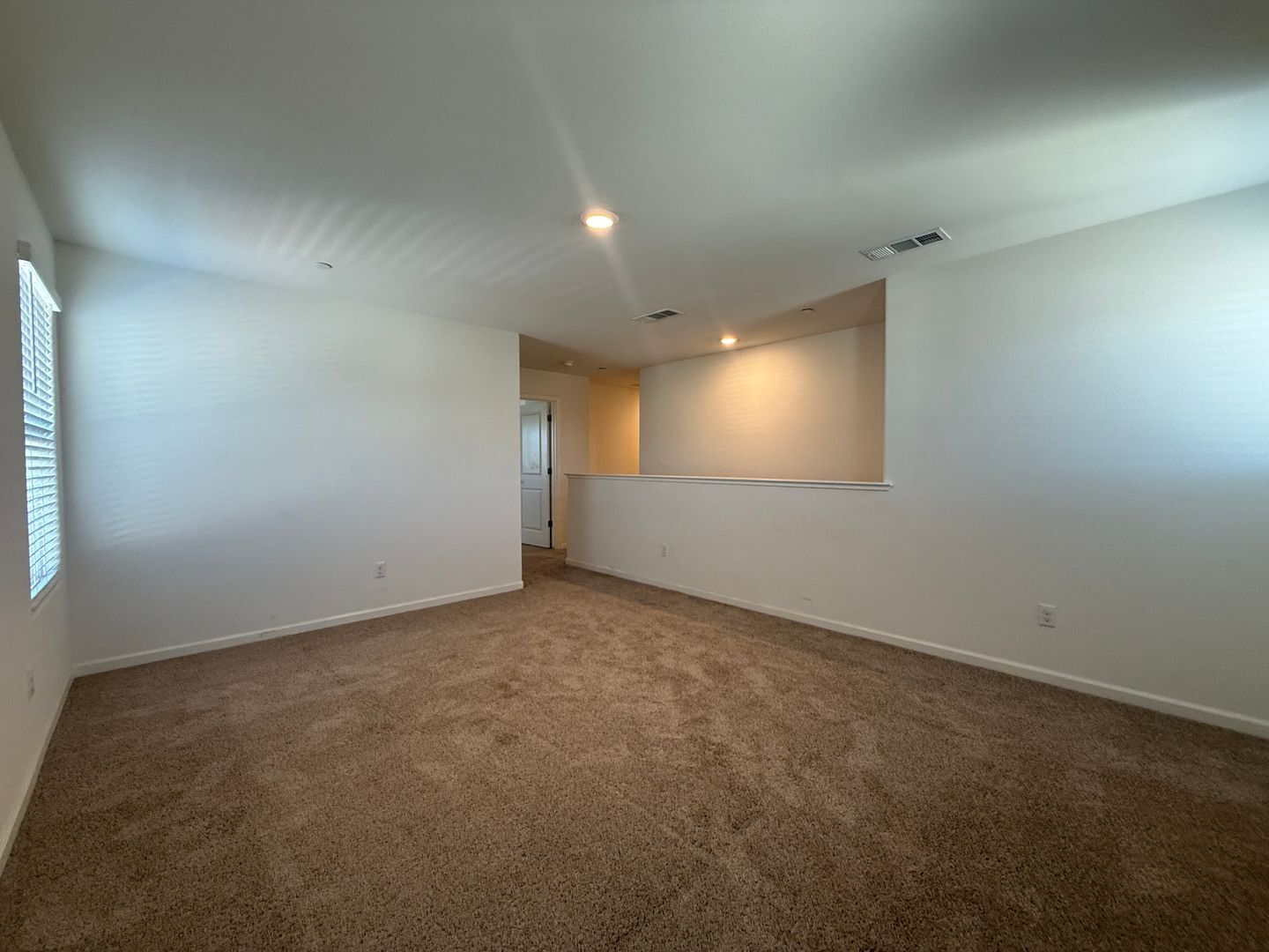 5531 W Flint Way - Fresno - California - 5 bed, 3.5 bath rental property