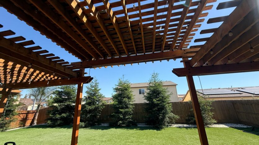 5531 W Flint Way - Fresno - California - 5 bed, 3.5 bath rental property