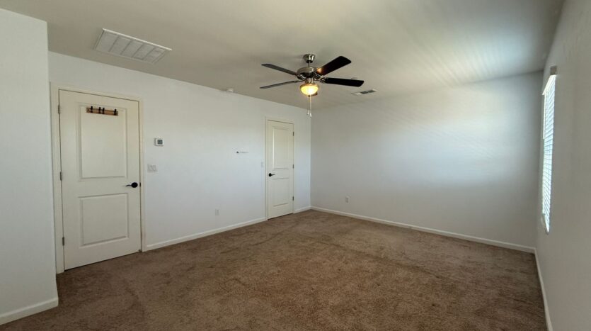 5531 W Flint Way - Fresno - California - 5 bed, 3.5 bath rental property