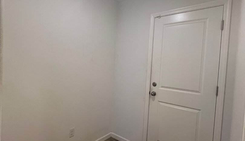 5531 W Flint Way - Fresno - California - 5 bed, 3.5 bath rental property