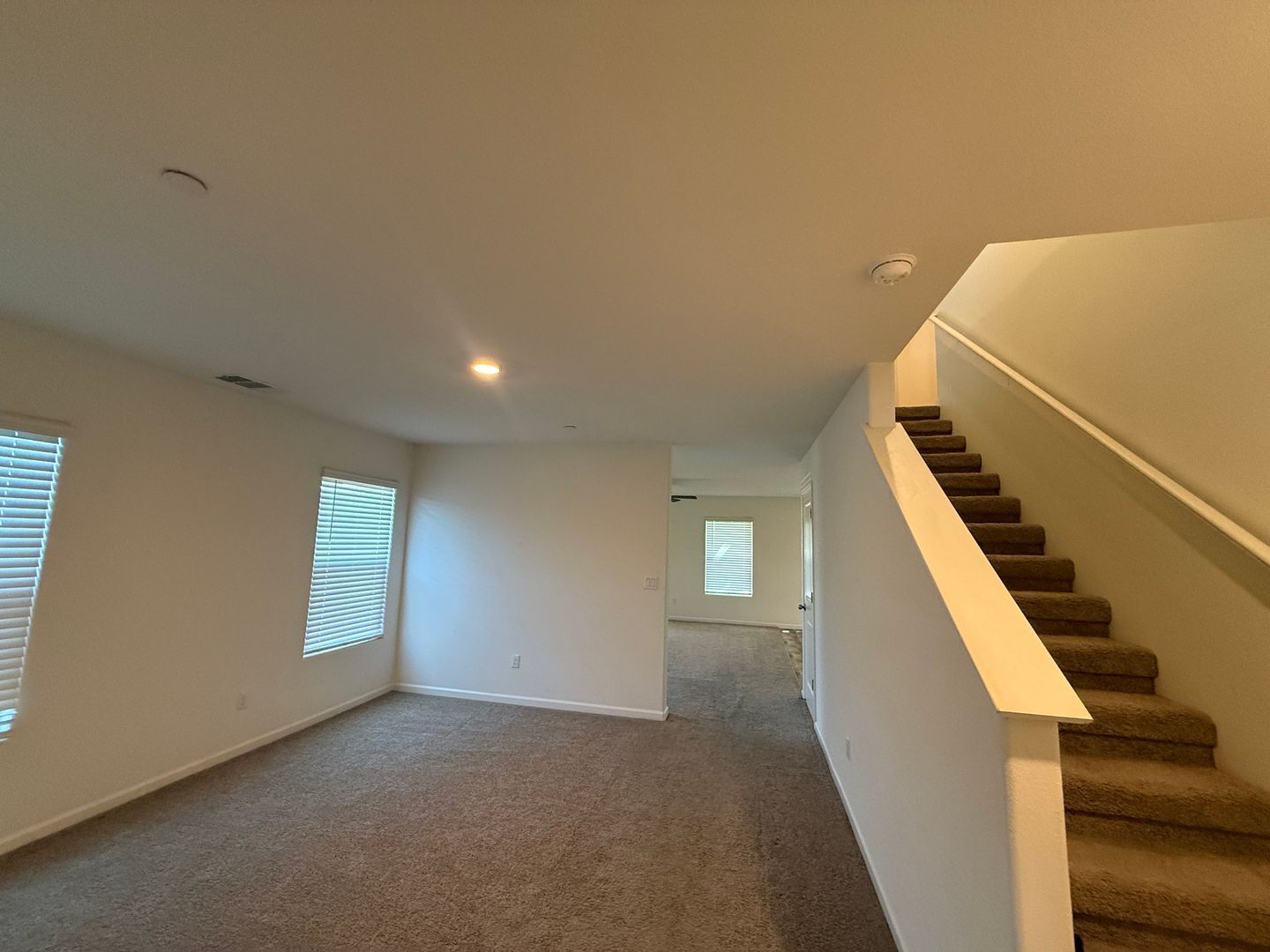 5531 W Flint Way - Fresno - California - 5 bed, 3.5 bath rental property
