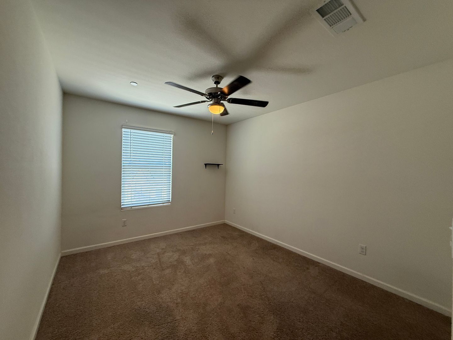 5531 W Flint Way - Fresno - California - 5 bed, 3.5 bath rental property