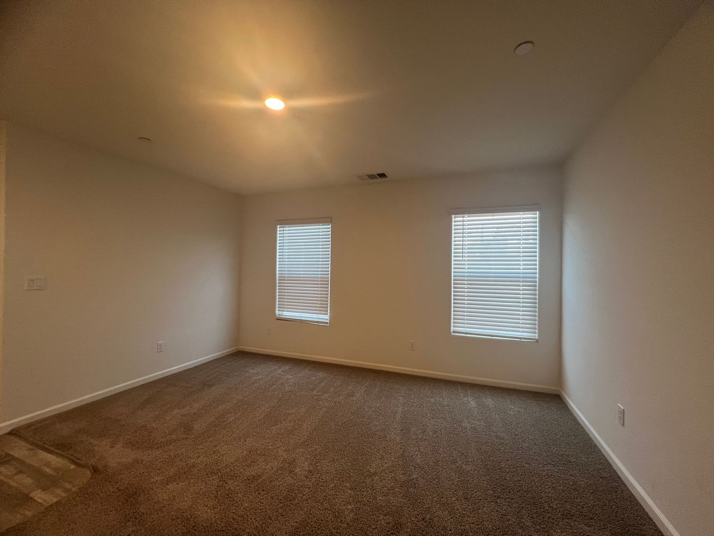 5531 W Flint Way - Fresno - California - 5 bed, 3.5 bath rental property