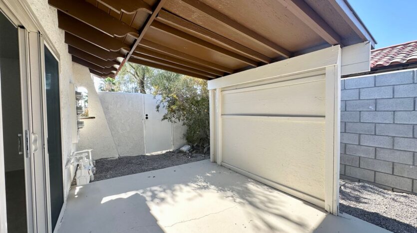 561 Desert View Dr APT 1 - Palm Springs - California - 1 bed, 1 bath rental property