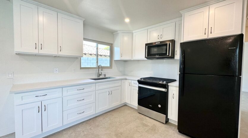 561 Desert View Dr APT 1 - Palm Springs - California - 1 bed, 1 bath rental property