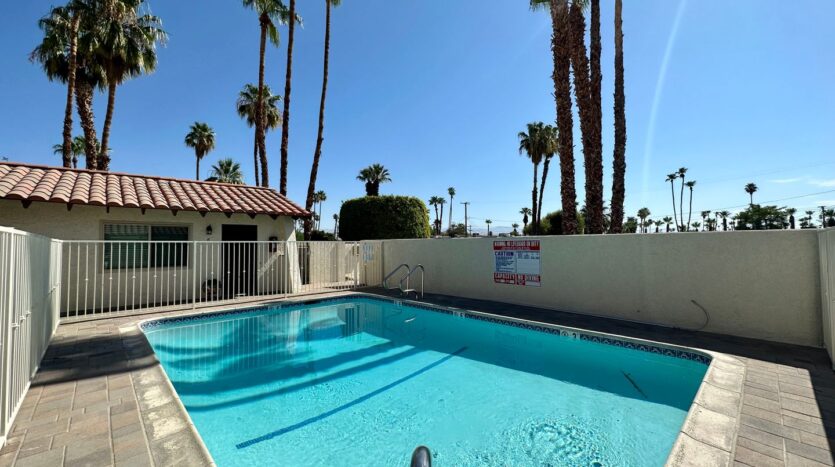 561 Desert View Dr APT 1 - Palm Springs - California - 1 bed, 1 bath rental property