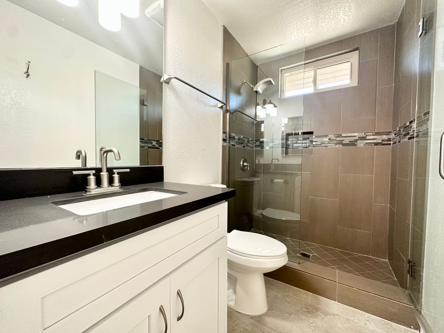 561 Desert View Dr APT 1 - Palm Springs - California - 1 bed, 1 bath rental property