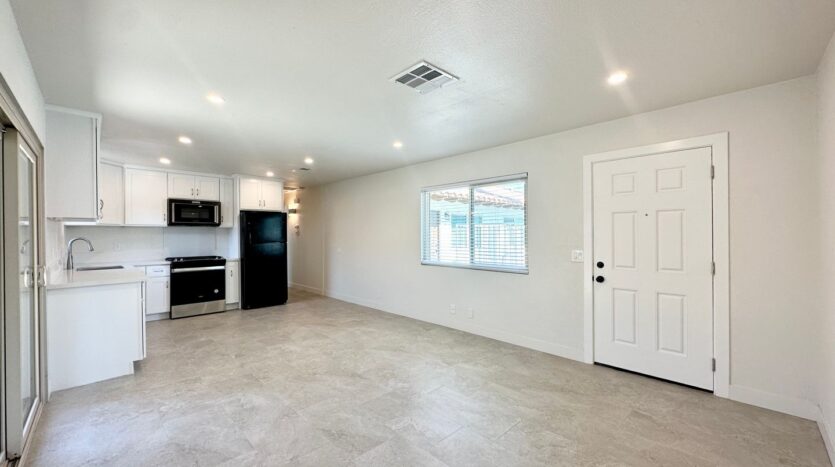 561 Desert View Dr APT 1 - Palm Springs - California - 1 bed, 1 bath rental property