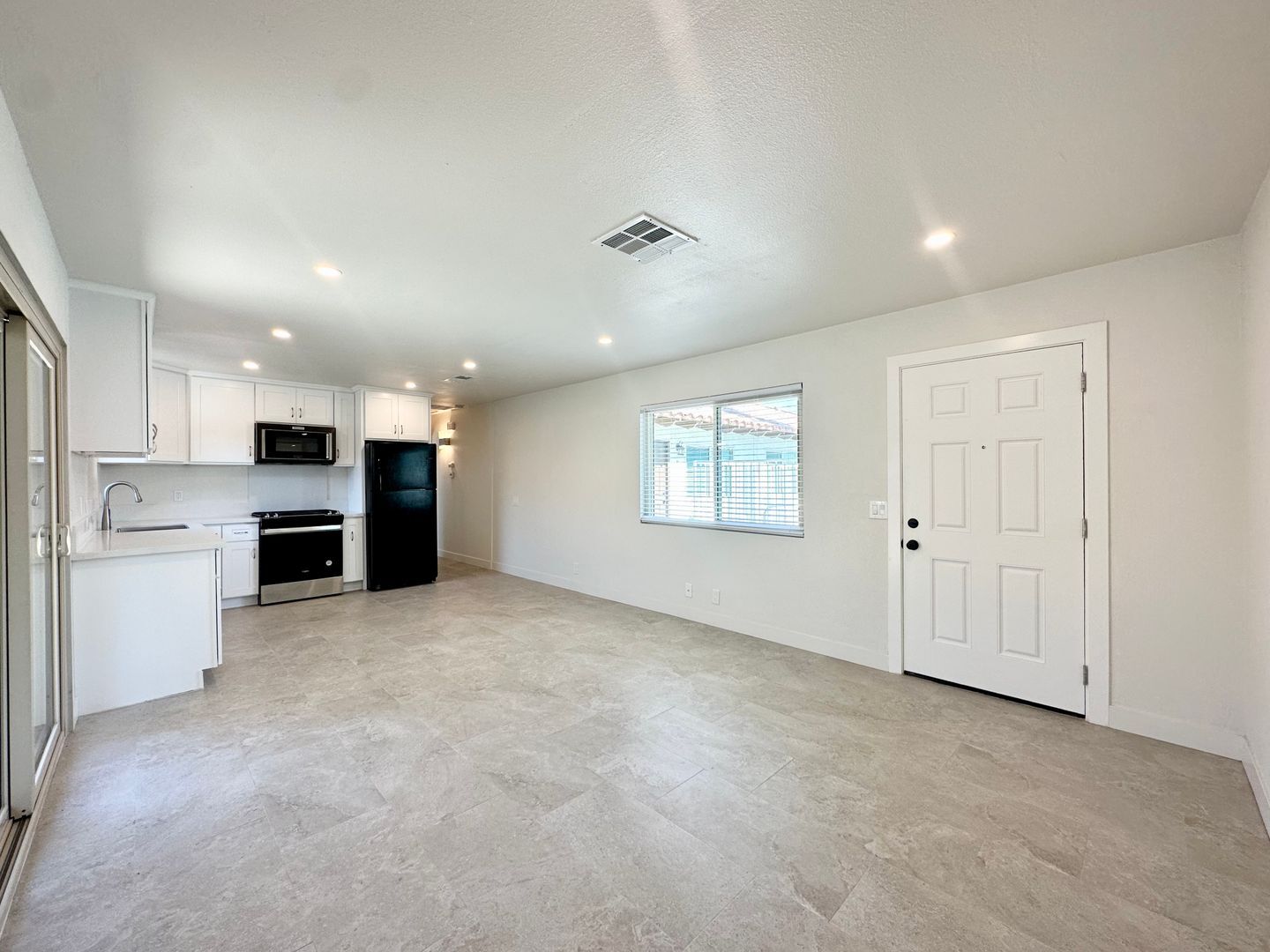 561 Desert View Dr APT 1 - Palm Springs - California - 1 bed, 1 bath rental property
