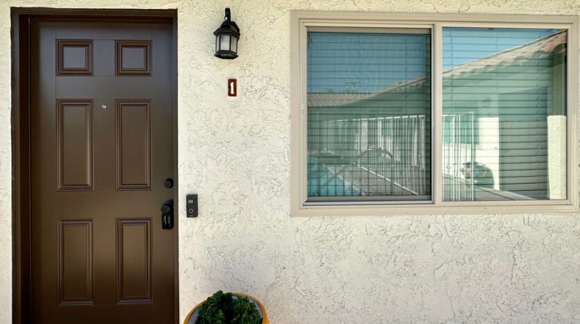 561 Desert View Dr APT 1 - Palm Springs - California - 1 bed, 1 bath rental property