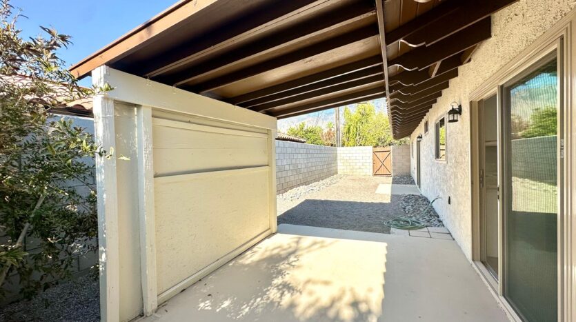 561 Desert View Dr APT 1 - Palm Springs - California - 1 bed, 1 bath rental property