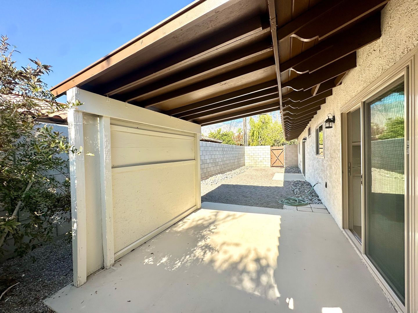 561 Desert View Dr APT 1 - Palm Springs - California - 1 bed, 1 bath rental property