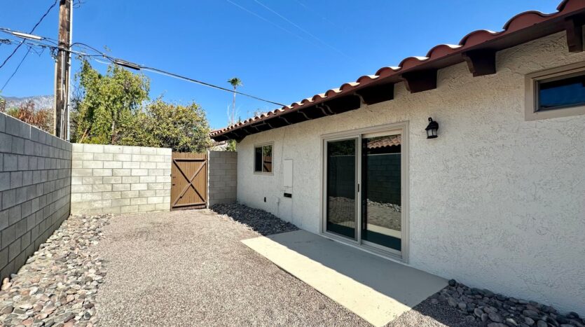 561 Desert View Dr APT 1 - Palm Springs - California - 1 bed, 1 bath rental property