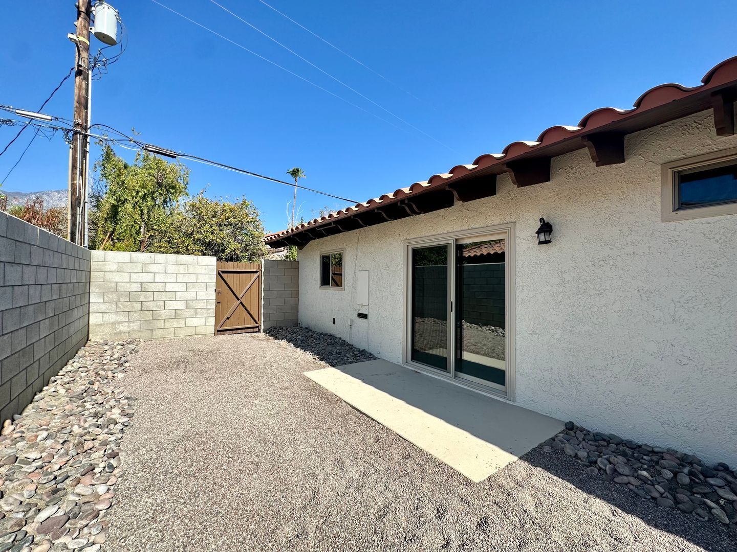 561 Desert View Dr APT 1 - Palm Springs - California - 1 bed, 1 bath rental property