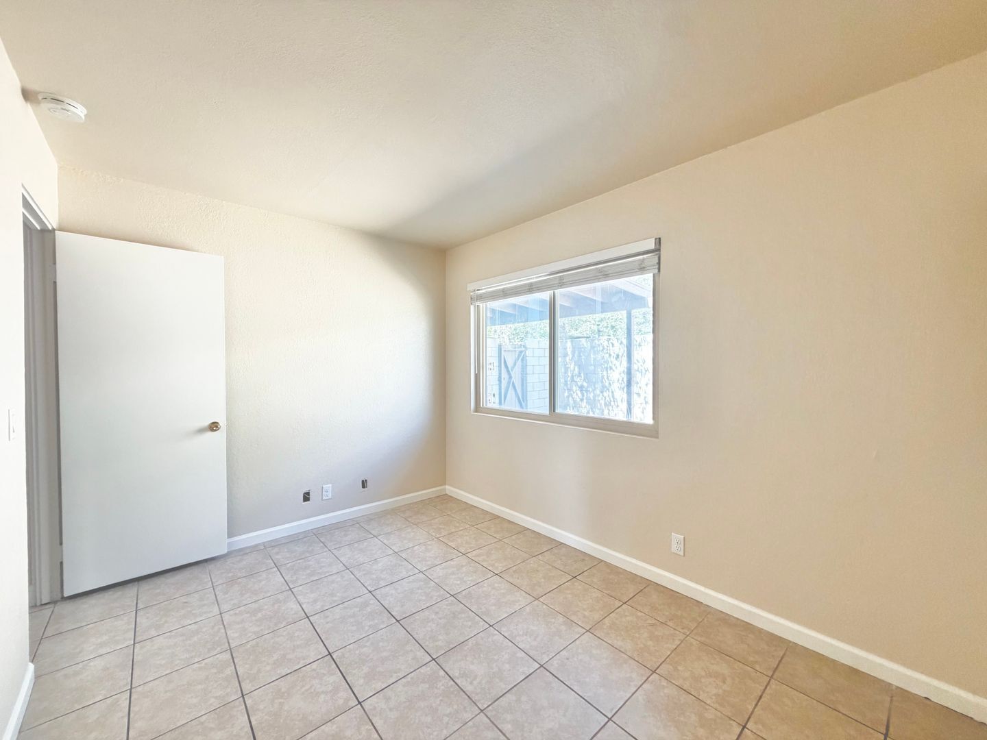 561 Desert View Drive - Unit 03 - Palm Springs - California - 2 bed, 1 bath rental property