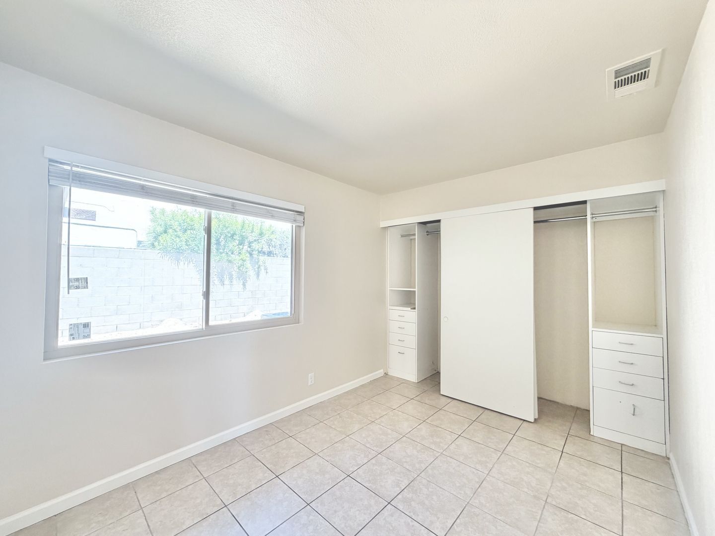 561 Desert View Drive - Unit 03 - Palm Springs - California - 2 bed, 1 bath rental property
