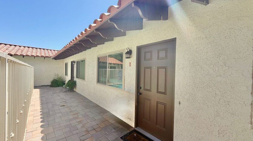 561 Desert View Drive - Unit 03 - Palm Springs - California - 2 bed, 1 bath rental property