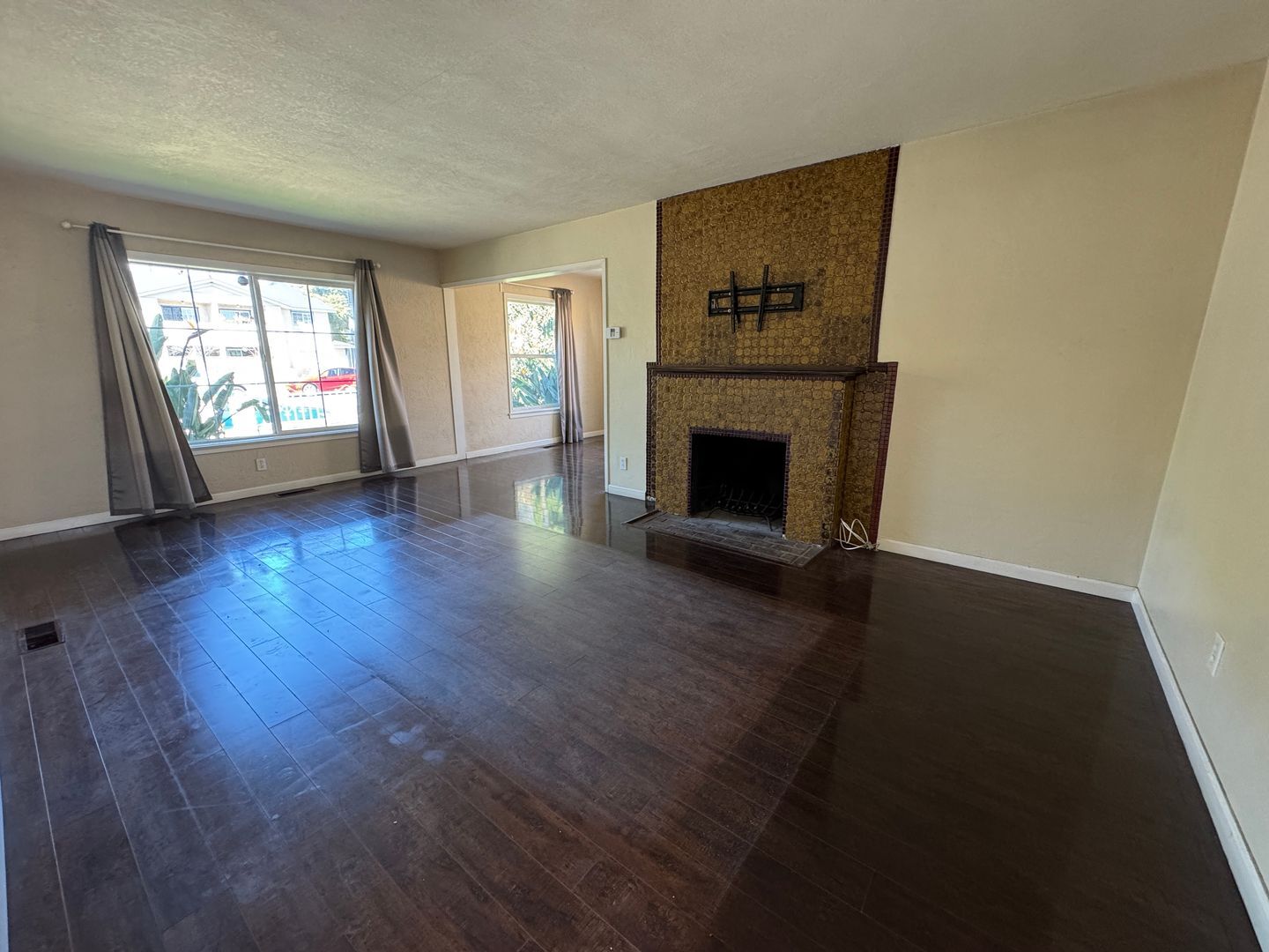 564 E Street - Chula Vista - California - 3 bed, 1 bath rental property
